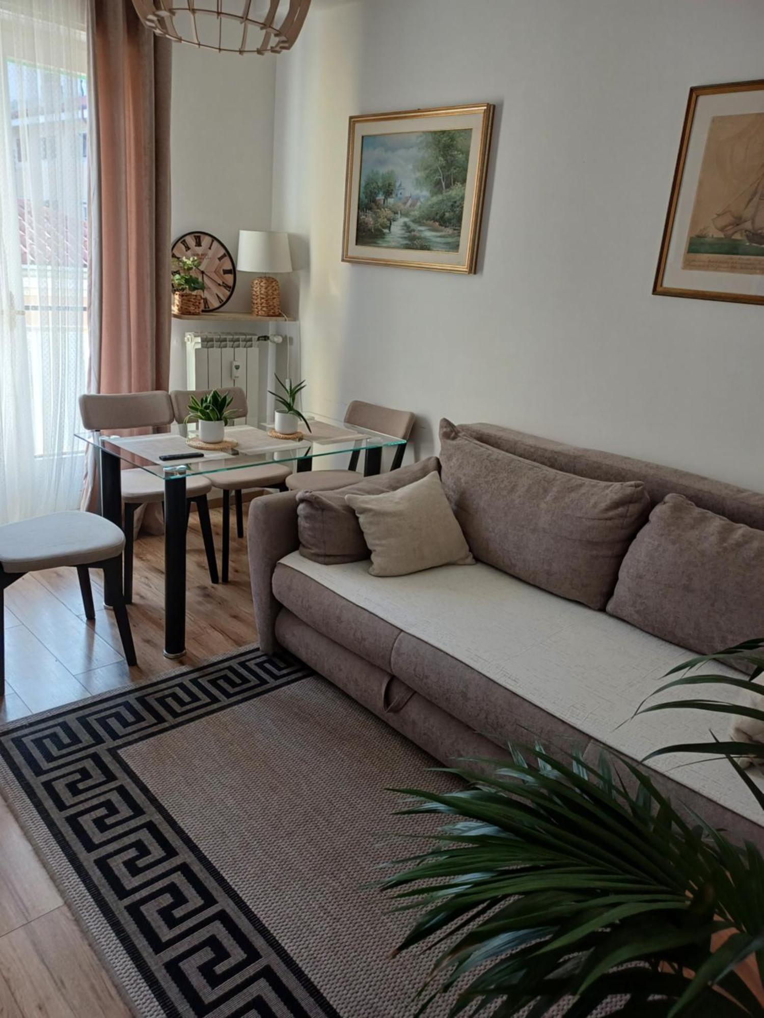 Apartment Sweet In *
